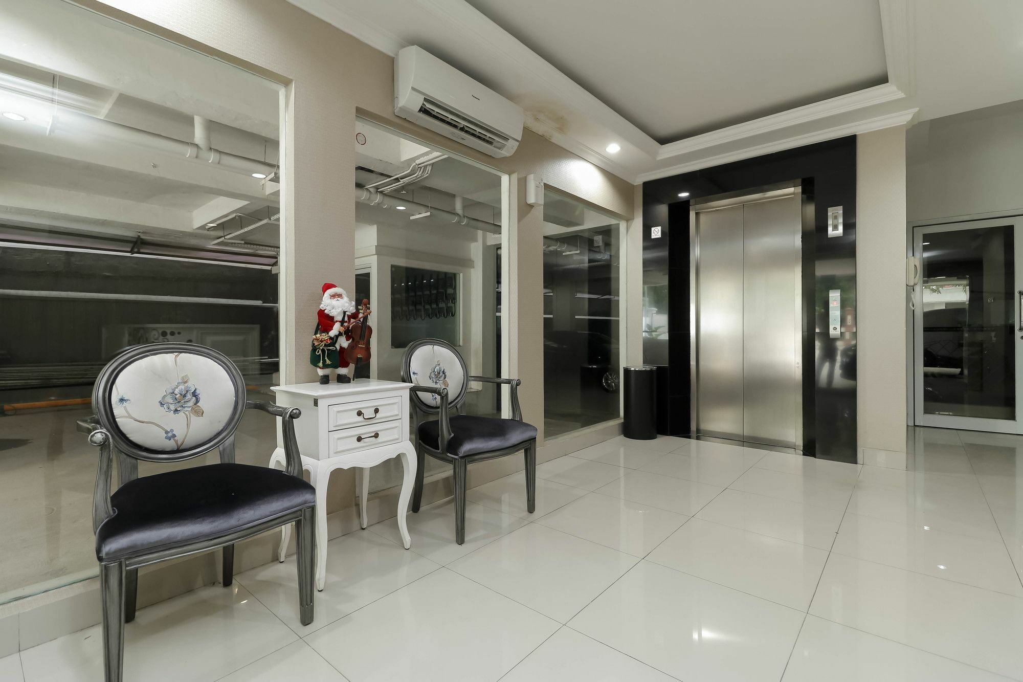 Reddoorz Plus @ Setiabudi Barat Τζακάρτα Εξωτερικό φωτογραφία
